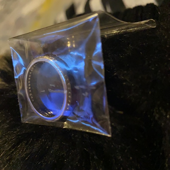 Size 8  BRAND NEW RING!! - Picture 2 of 4